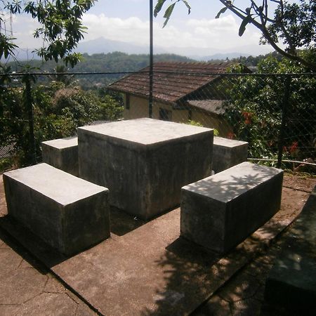 Jily Stay Kandy Exterior photo